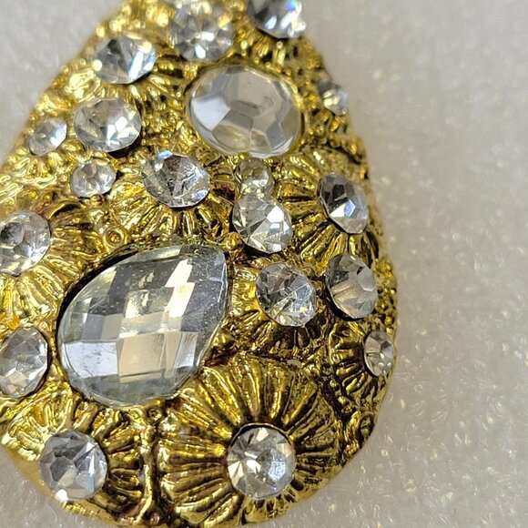 Gold Tone Oval Earrings with embedded Glittering Clear Fashion Crystal Stones - Picture 10 of 13